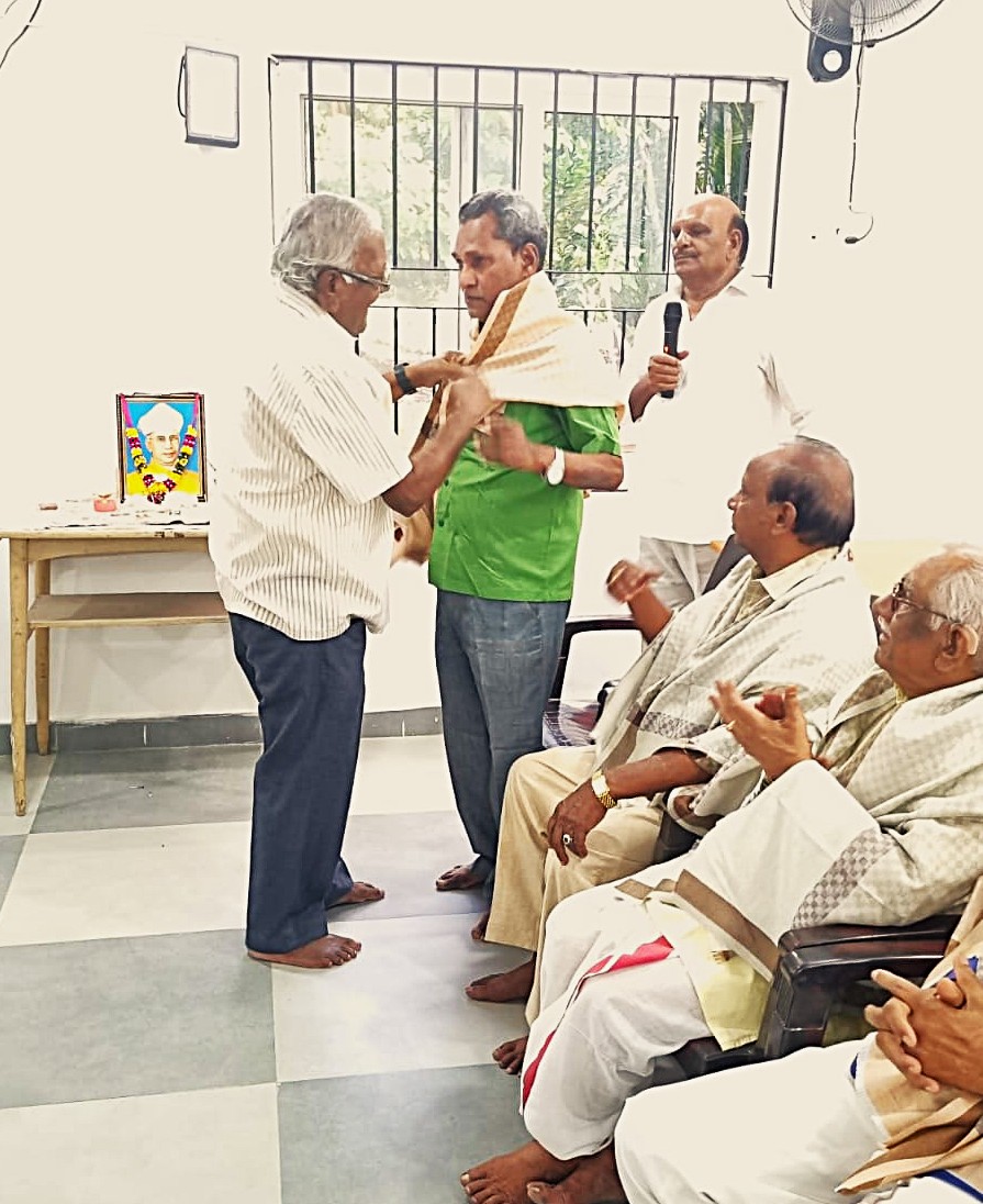 Honouring  B Maruthi Ram Garu on the occation of teachers day.jpg